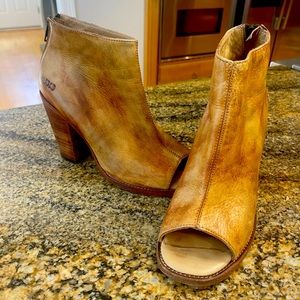 Bed Stu Peep toe booties size 9 in excellent shape
